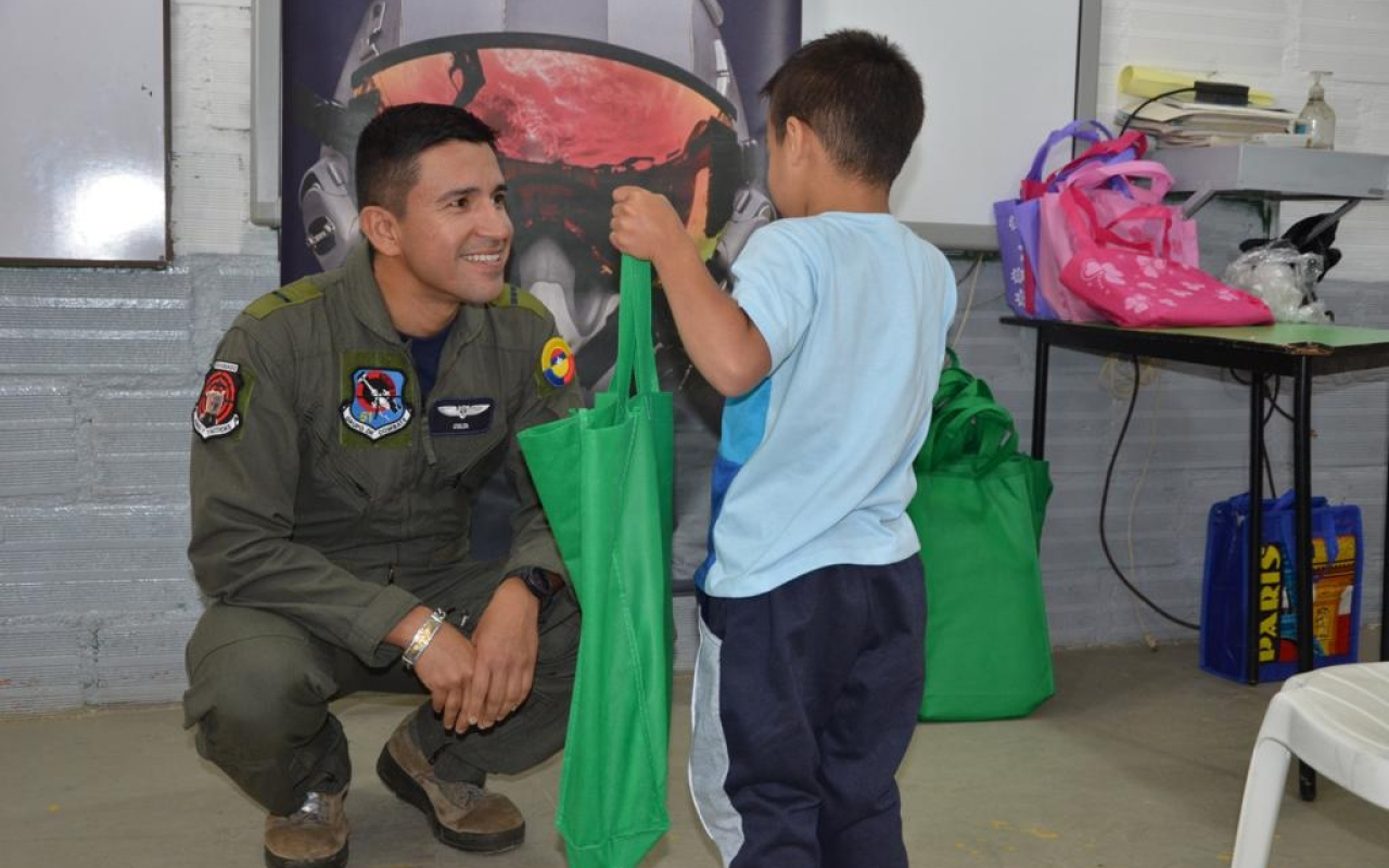 Kits escolares fueron entregados a estudiantes en zona rural de Antioquia 