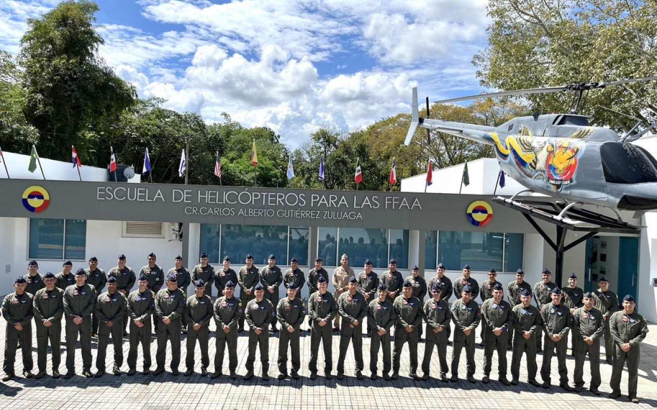 Seminario de estandarización de instructores en la Escuela Internacional de Helicópteros para las Fuerzas Armadas 