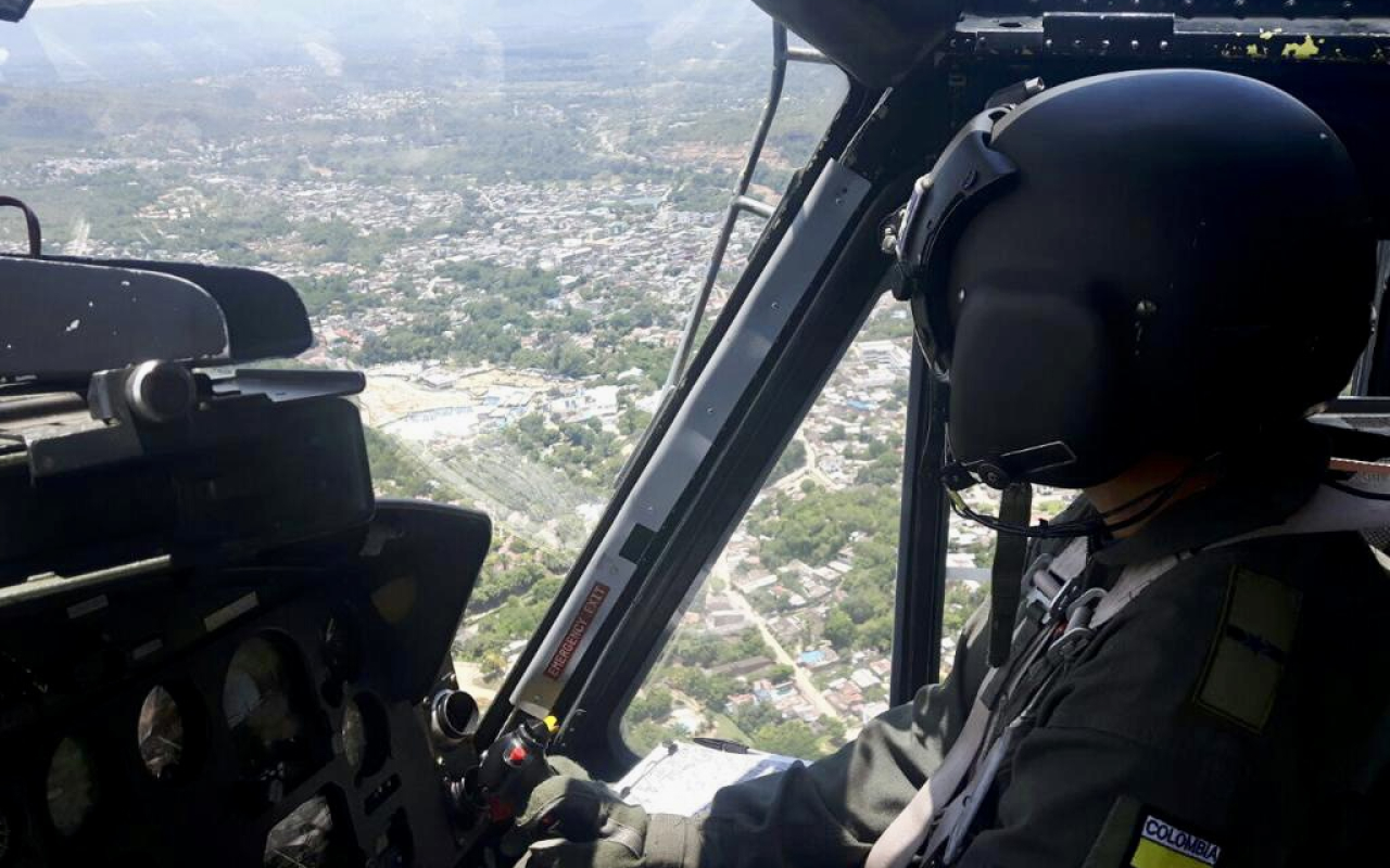 Helicópteros de su Fuerza Aérea Colombiana en Melgar, Tolima vigilan vías en este puente festivo de reyes