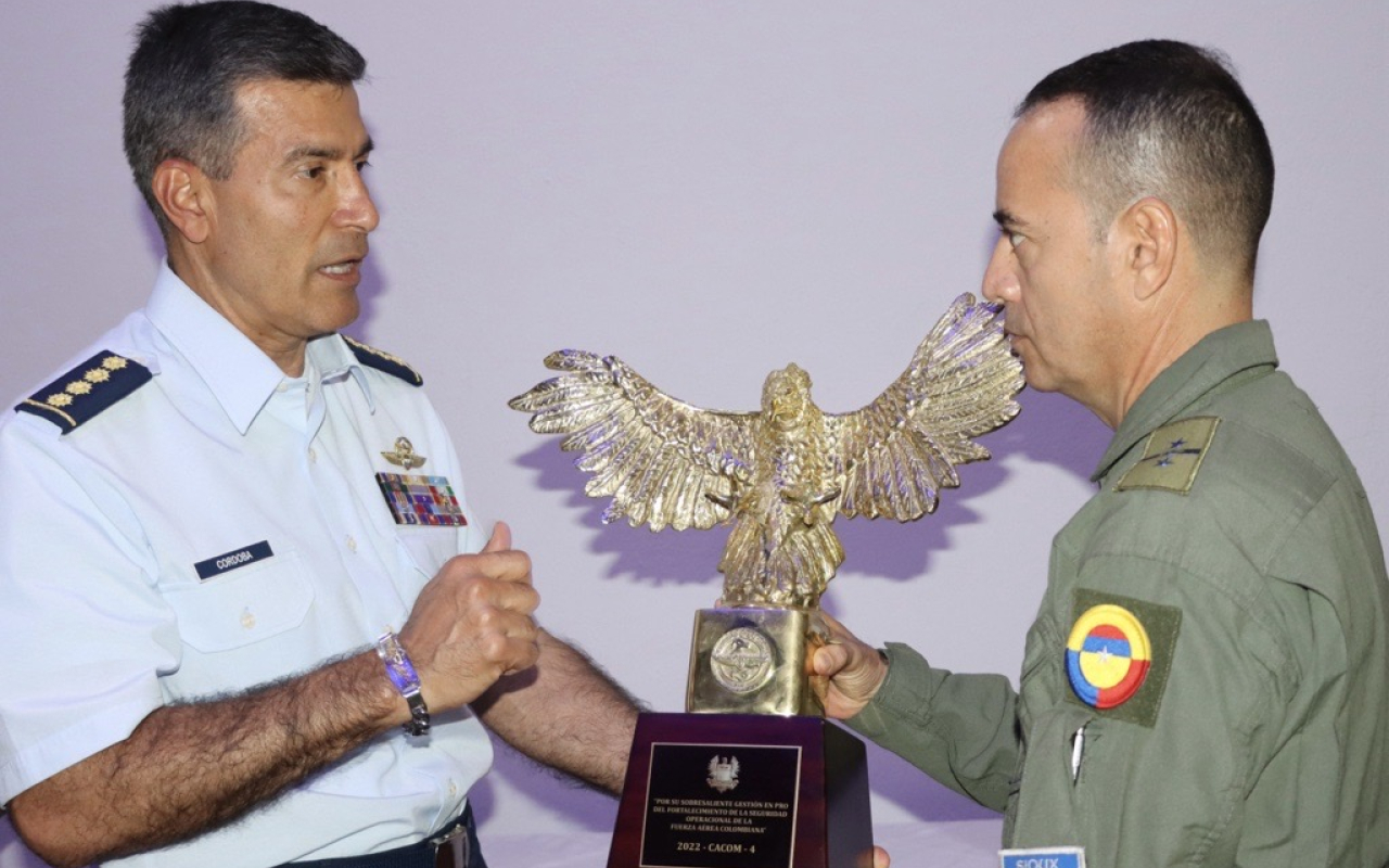 Premio a la seguridad operacional, fue otorgado al Comando Aéreo de Combate No.4