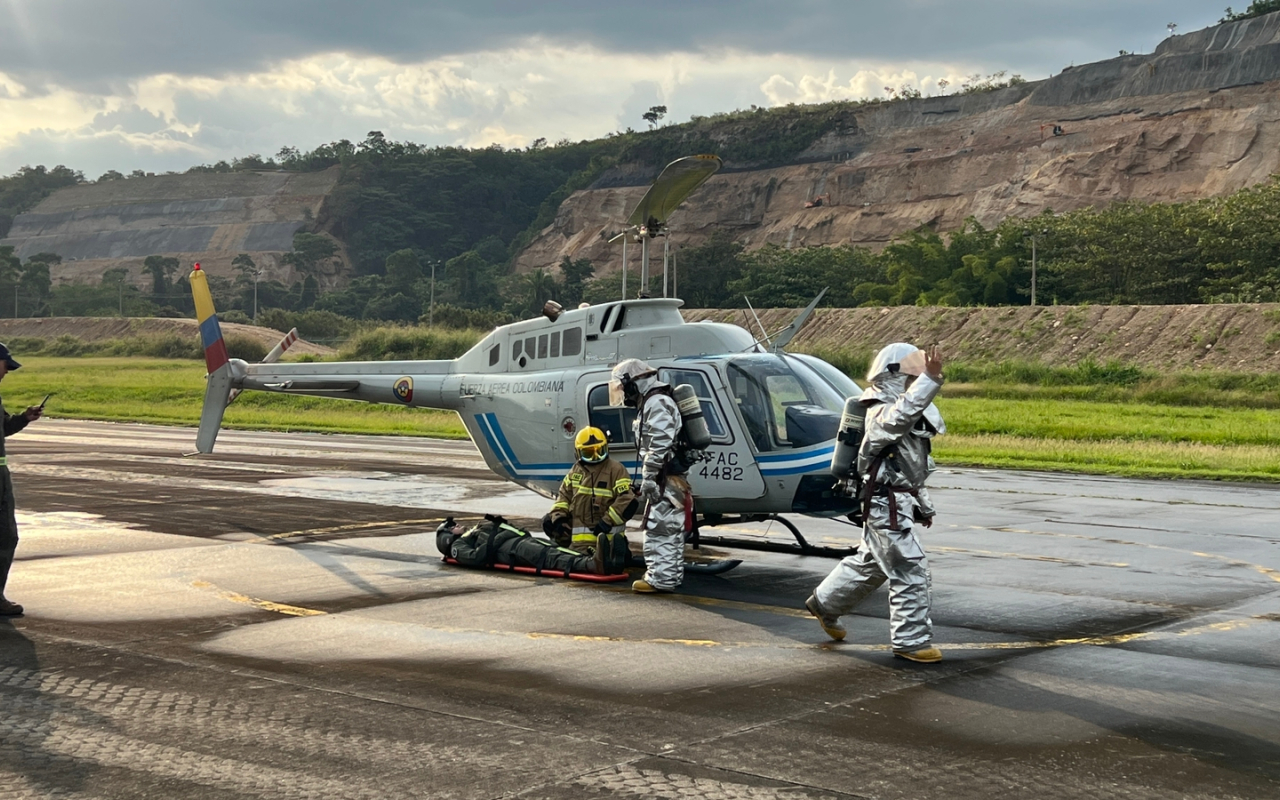 07 Soldados capacitados para convertirse en Bomberos Aeronáuticos en el CACOM 4 