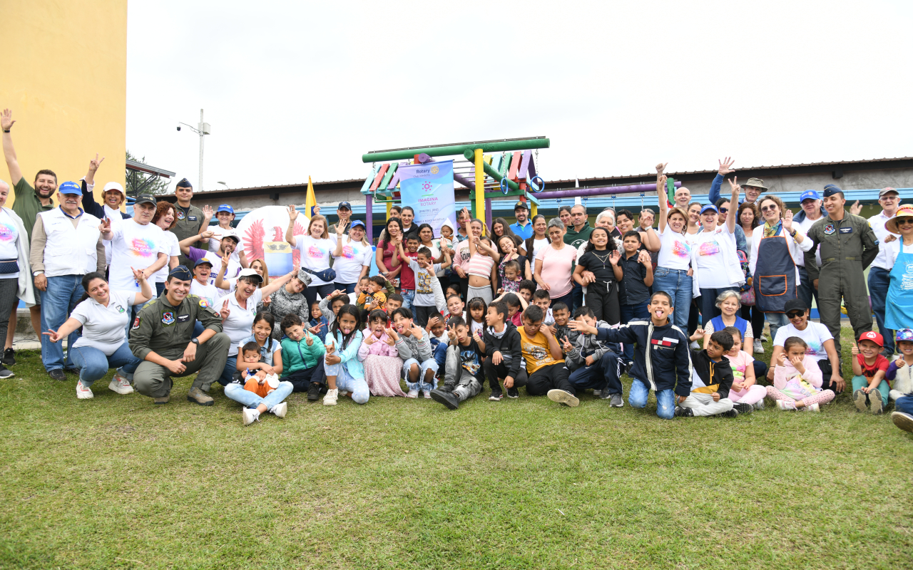 Fuerza Aérea obsequió un nuevo parque a 80 niños del Oriente antioqueño