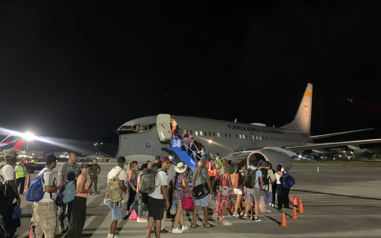 Fuerza Aérea moviliza a más de 200 personas desde San Andrés y Santa Marta hasta Antioquia