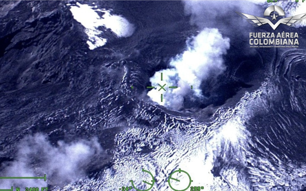 Aeronaves de su Fuerza Aérea continúan monitoreando el volcán Nevado del Ruíz