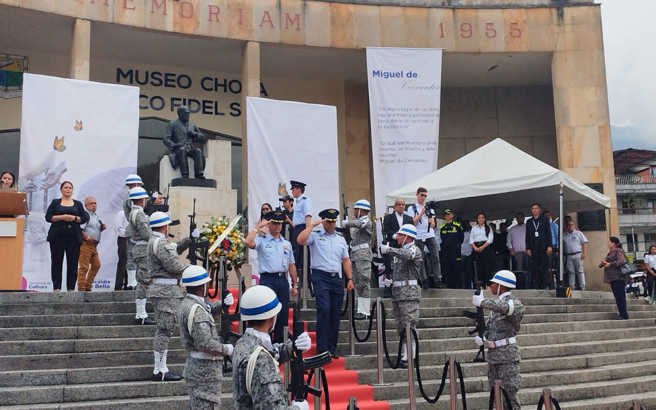 Fuerza Aérea conmemoró natalicio del expresidente Marco Fidel Suárez