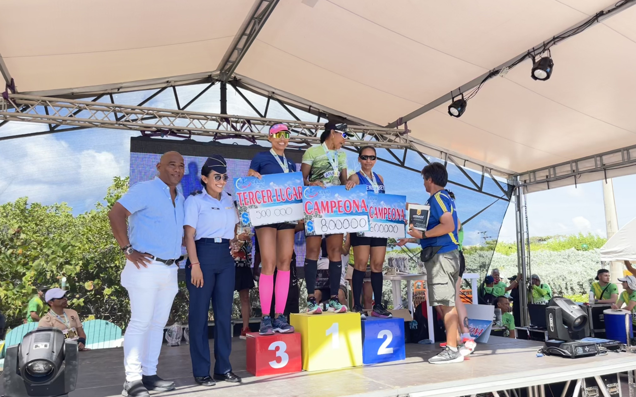 Acompañamiento y logística de su Fuerza Aérea en la Vuelta a la Isla de San Andrés