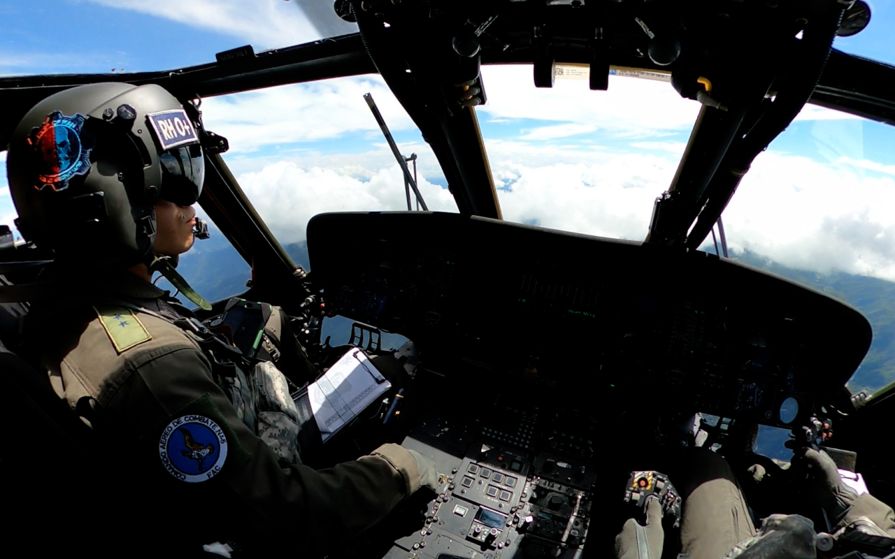 Desde las alturas su Fuerza Aérea custodia las carreteras y poblaciones de Antioquia, Chocó y córdoba 