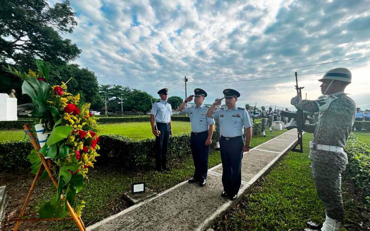 Homenaje a las víctimas del conflicto en Colombia, es realizado en el Comando Aéreo de Combate No.1