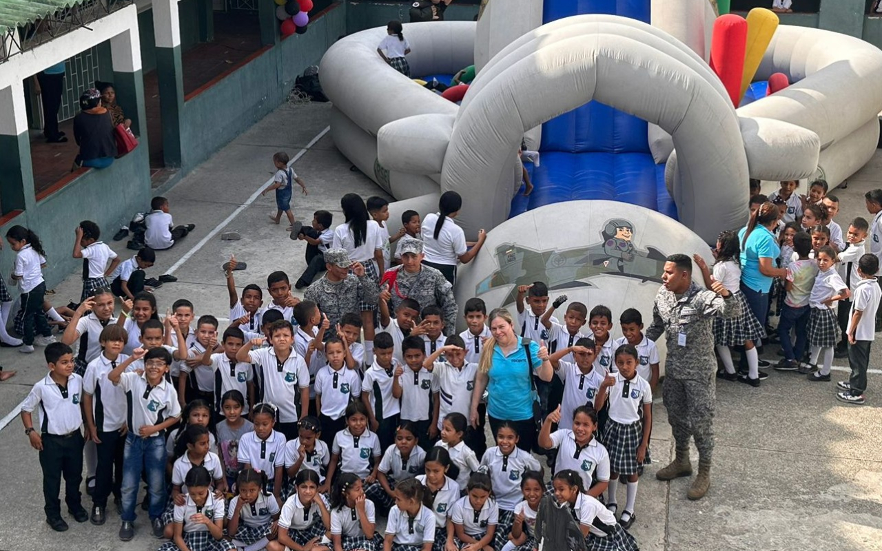 Recreación y diversión para niños, durante la celebración del día de la niñez en el Atlántico