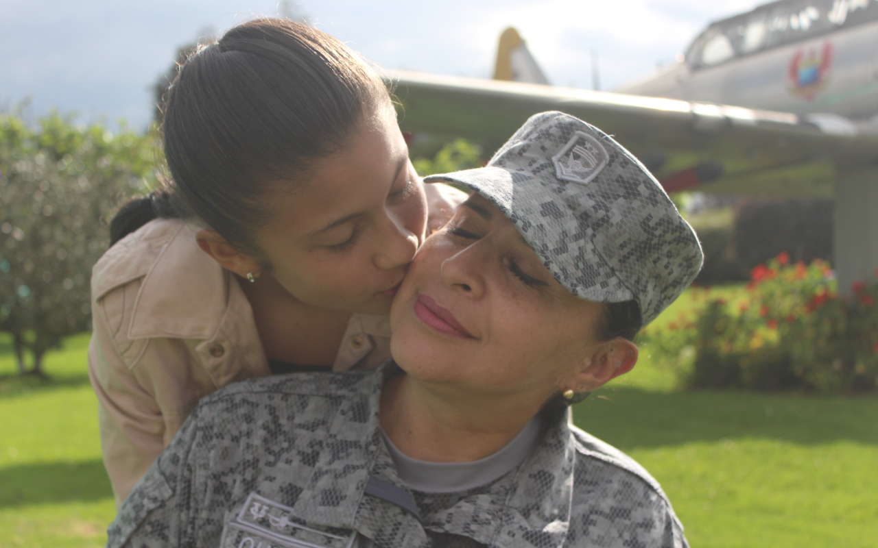 Mamá militar, una labor de amor y vocación