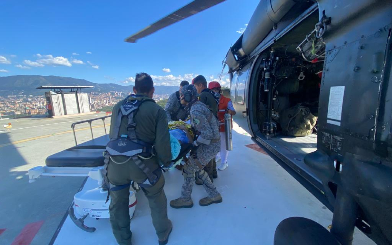Mujer herida en accidente automovilístico en Antioquia,  fue evacuada en un helicóptero Ángel