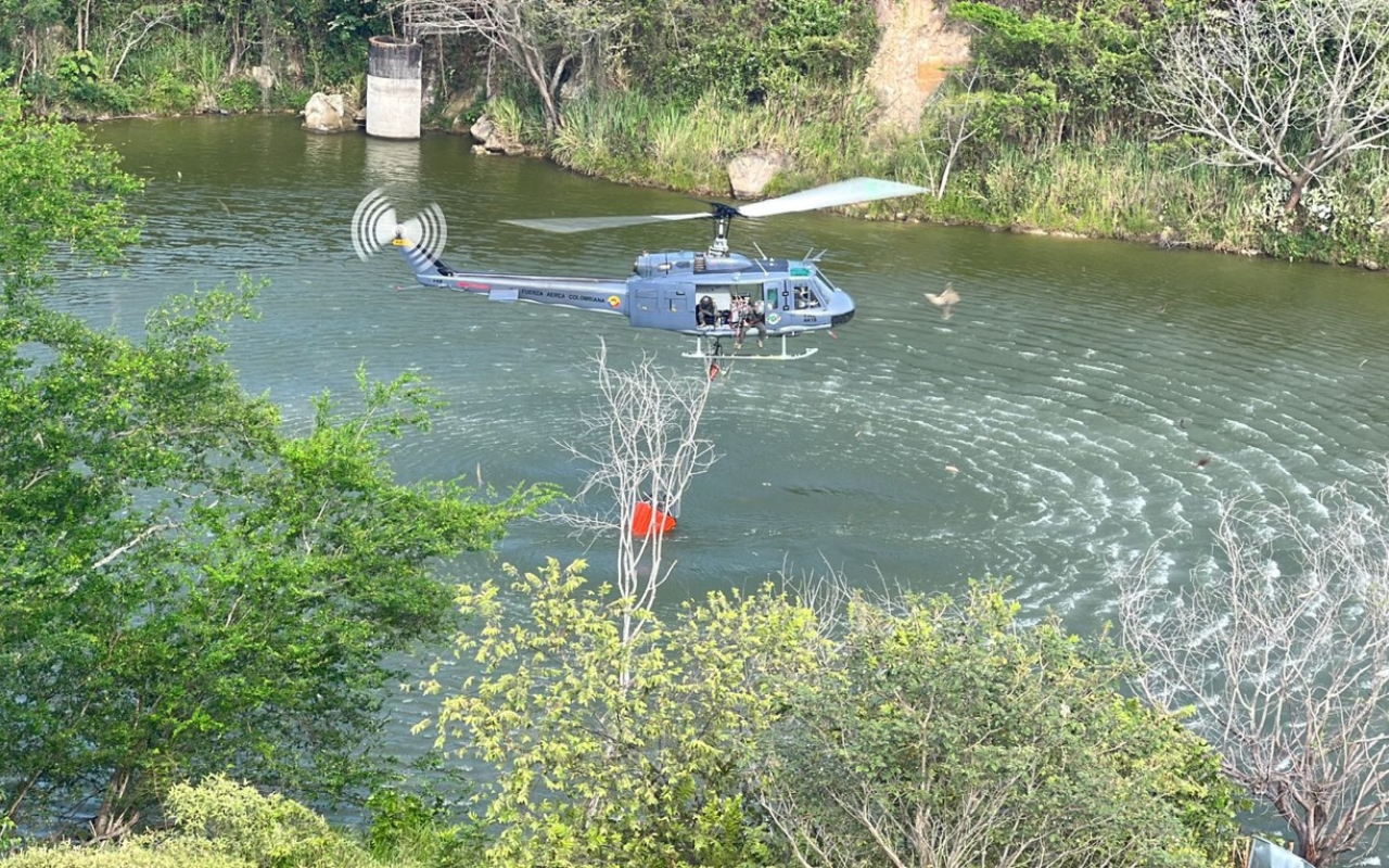  Con medios aéreos se logra extinguir incendio forestal en San Luis, Tolima