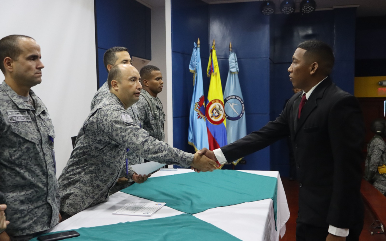 Con orgullo jóvenes soldados culminaron su servicio militar