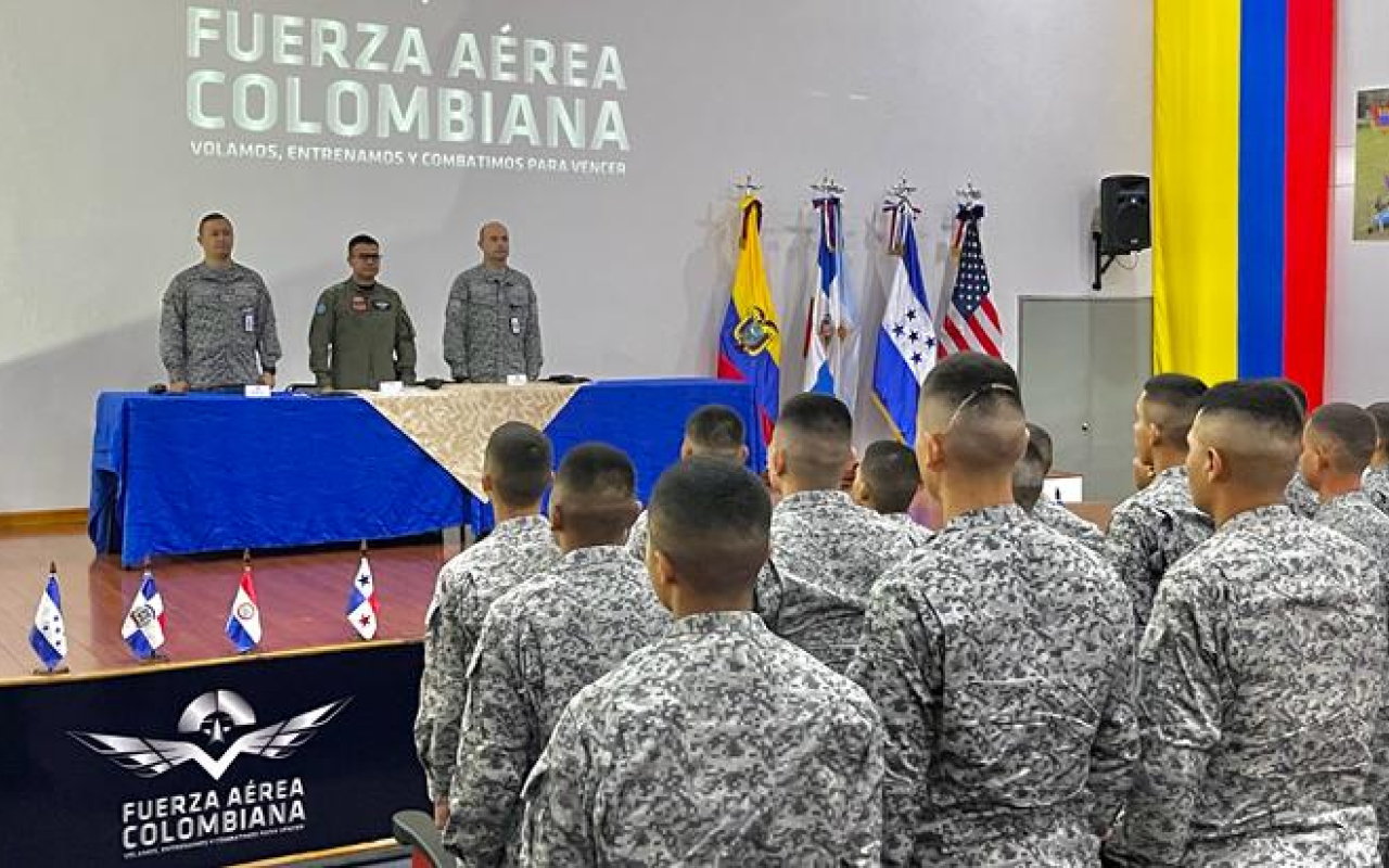 Jóvenes reservistas finalizan el servicio militar capacitados en diferentes especialidades 