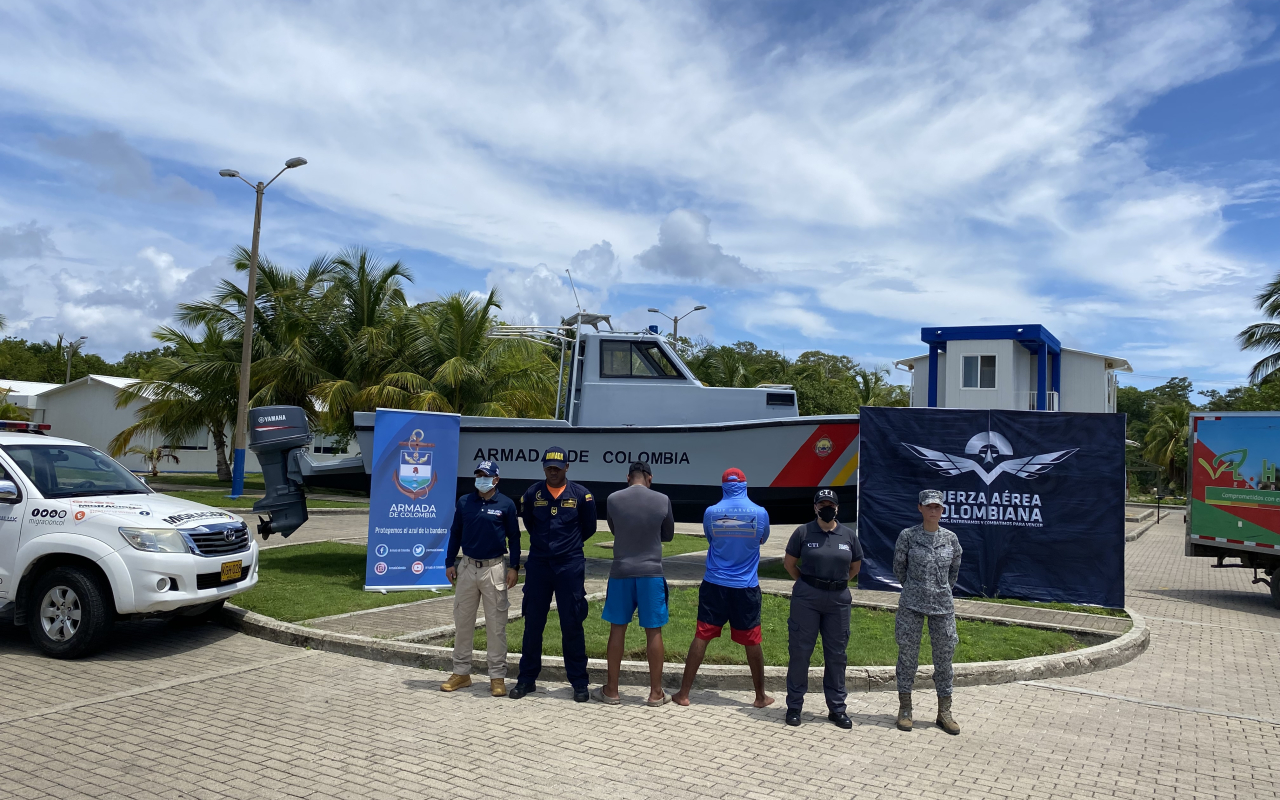 Embarcación con 19 migrantes, fue interceptada por las fuerzas militares