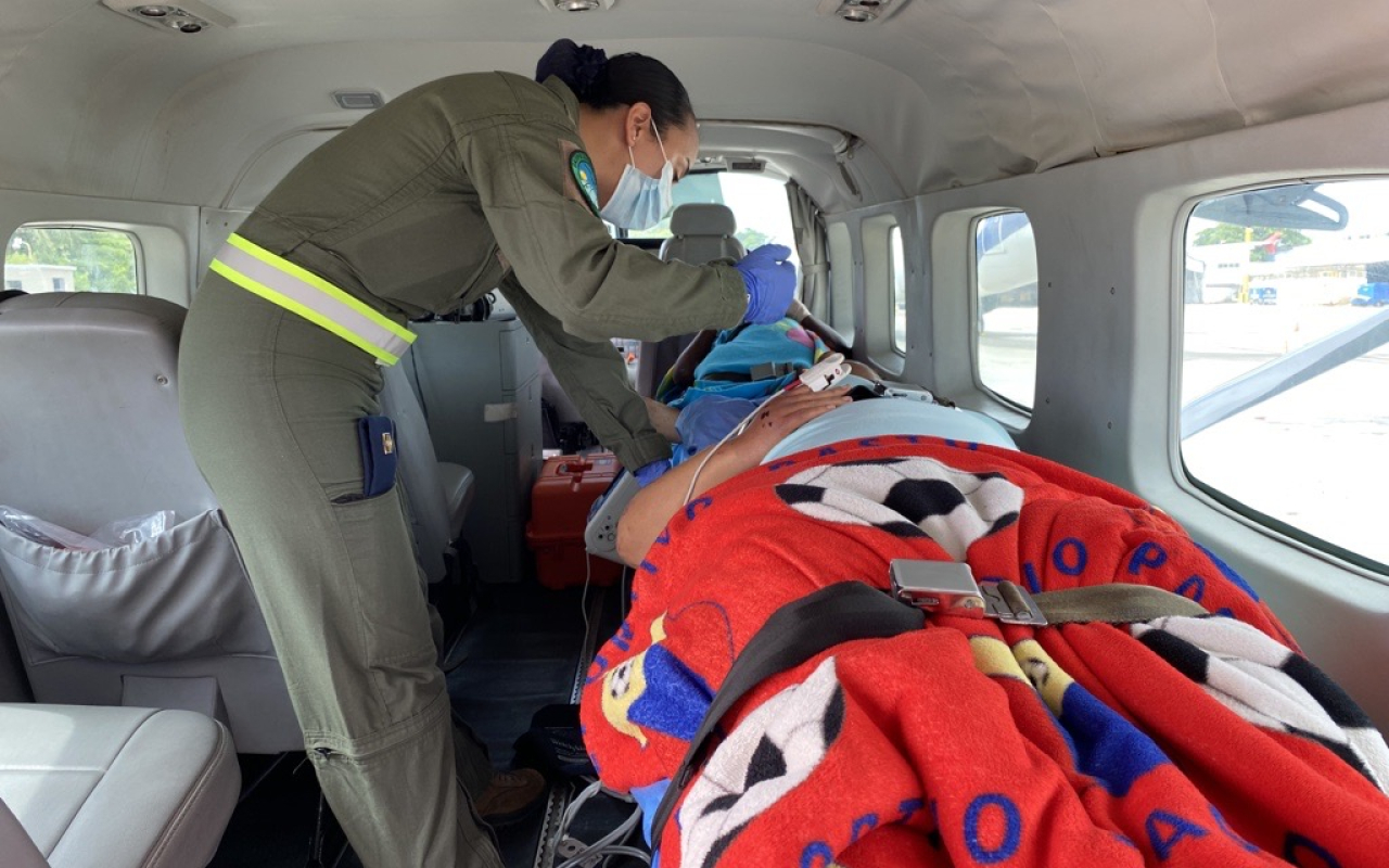 Con avión ambulancia, el GACAR realiza traslado aeromédico desde Providencia