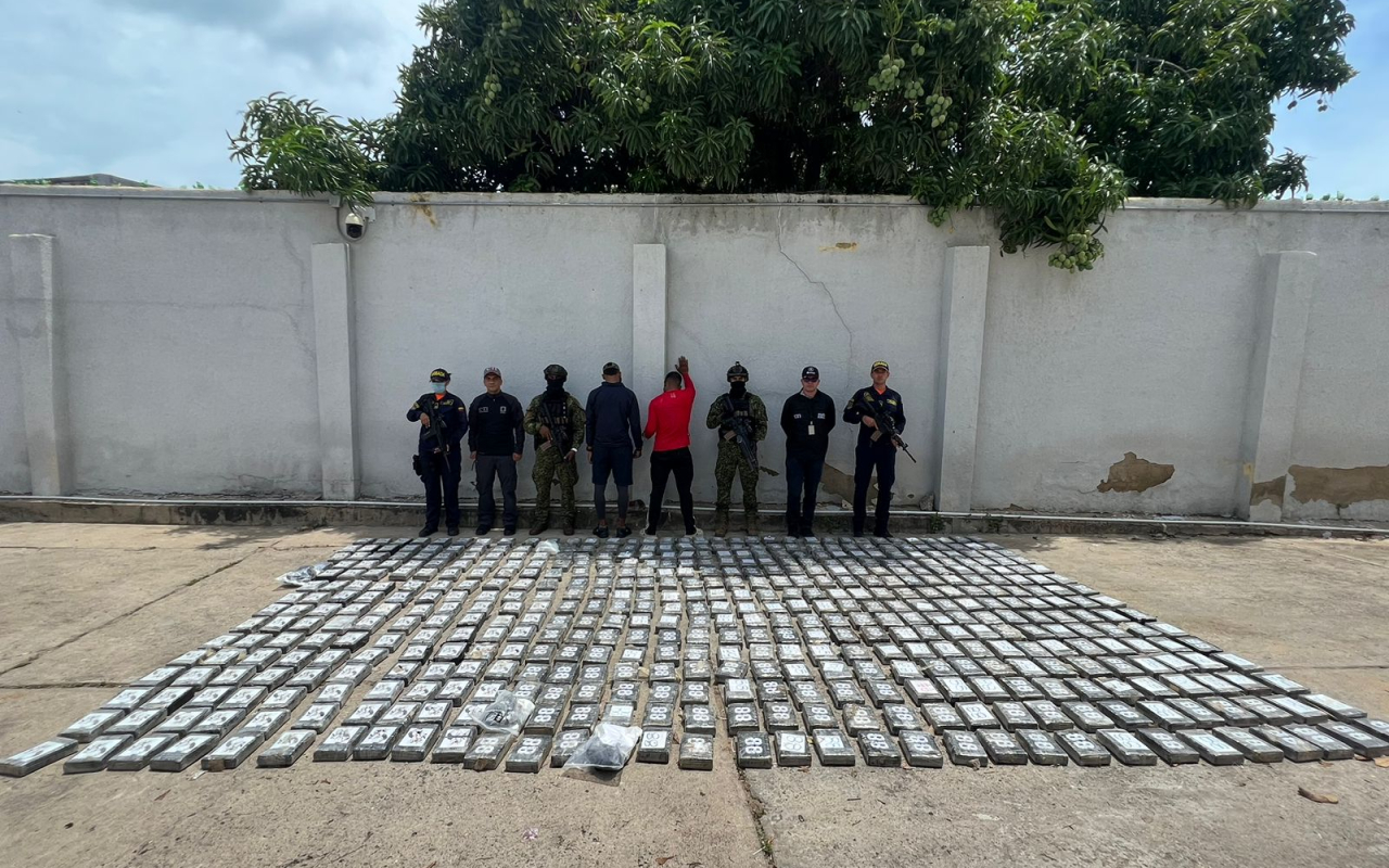 Interceptada lancha que transportaba cocaína en el mar Caribe