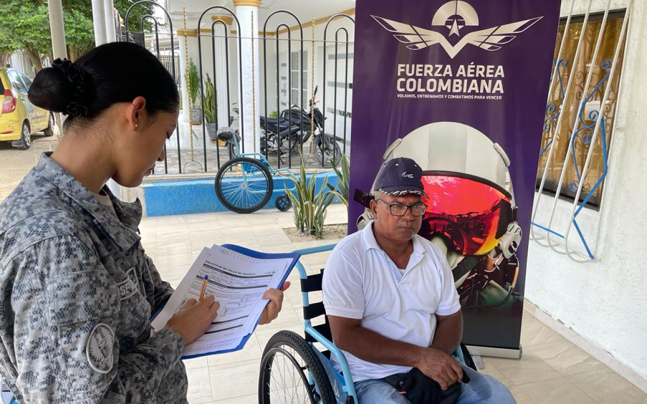 Un vehículo de esperanza para dos familias soledeñas