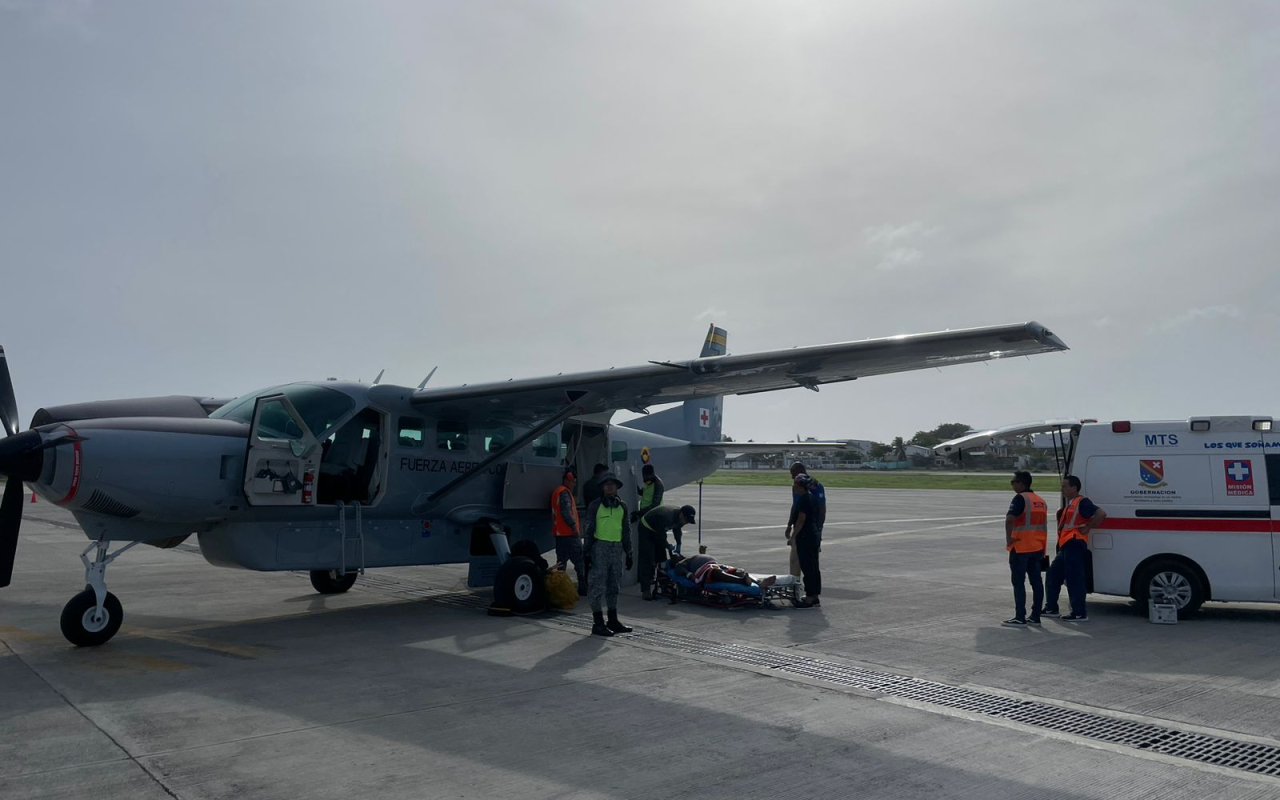Misión de traslado aeromédico beneficia a dos pacientes en Providencia