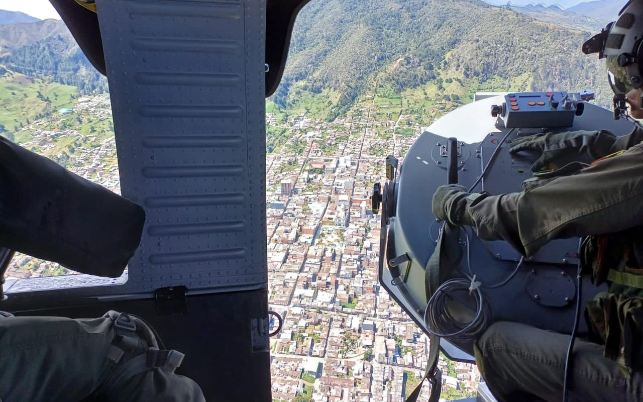 Con misiones de lanzamiento de volantes y perifoneo aéreo se refuerza la seguridad en el norte de Antioquia.