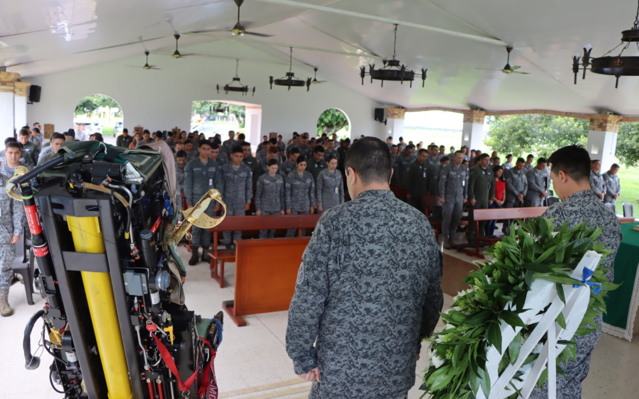 El CACOM 2 rinde homenaje a los Héroes de la Nación y sus Familias