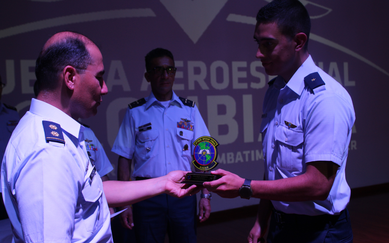 La Escuela del Sistema de Defensa Aérea y Antiaérea de la Nación celebró su doceavo aniversario