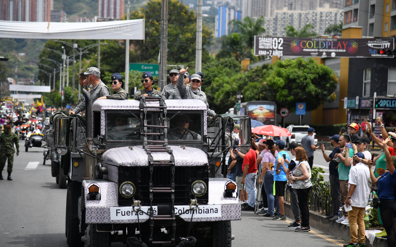Con desfile “Héroes de la Patria”, antioqueños exaltan la labor de hombres y mujeres que sirven a la Nación