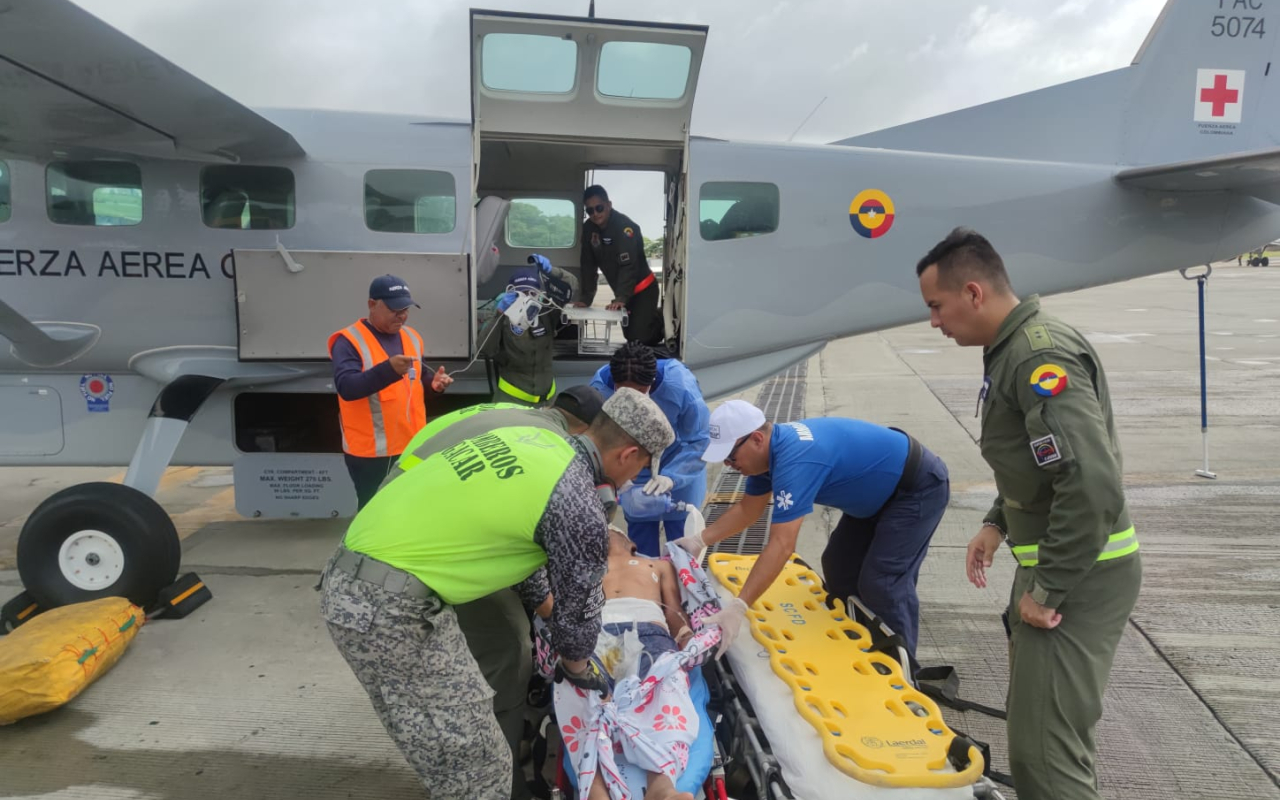 Con éxito, fue trasladado hombre mayor, en avión ambulancia de su Fuerza Aeroespacial Colombiana