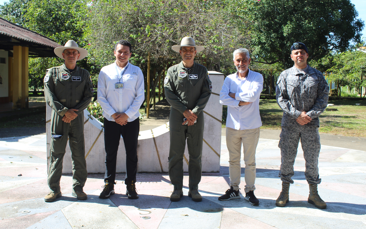 Alianza estratégica entre su Fuerza Aeroespacial y la Universidad de la Salle