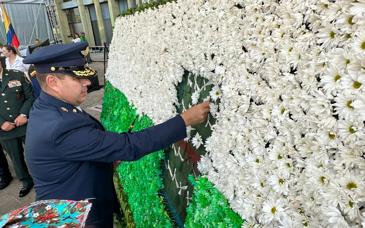Con majestuoso acto militar, Fuerza Pública conmemora los 210 años de independencia de Antioquia