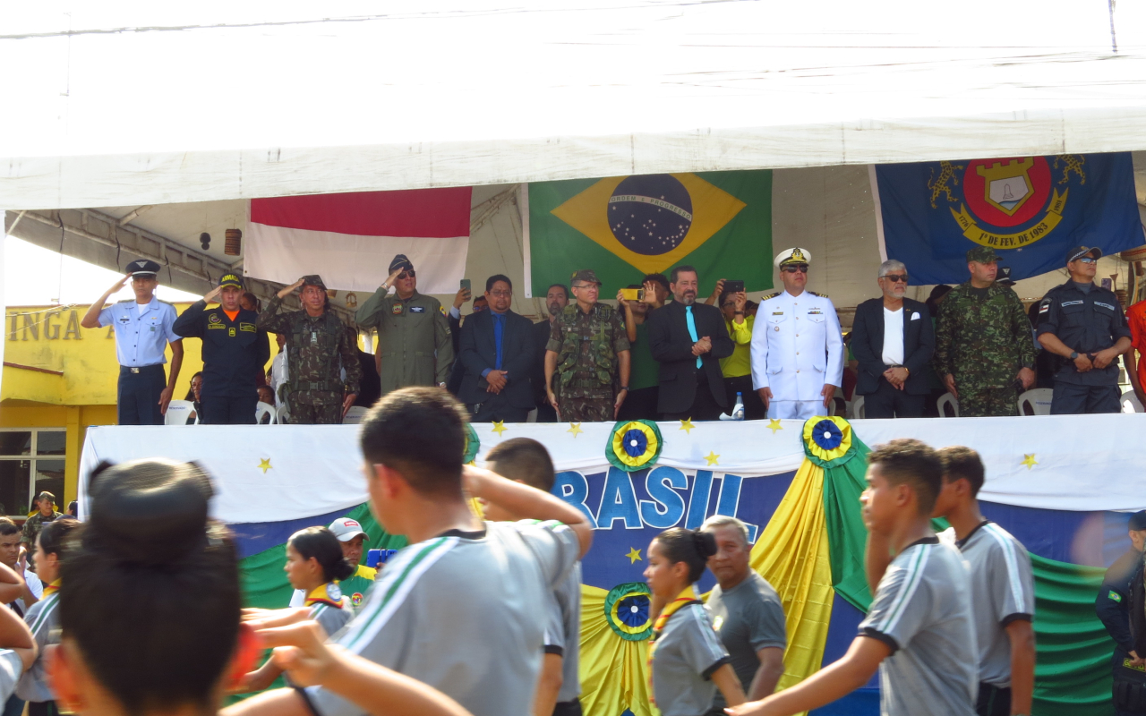 Como muestra de amistad y hermandad se conmemoró los 201 años de libertad de Brasil.