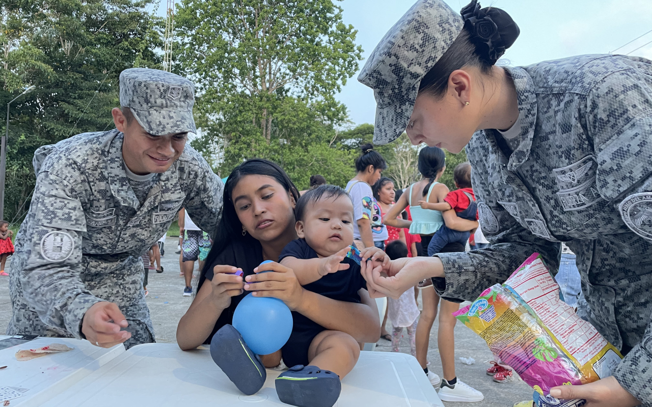 Con jornada de diversión en familia, el Grupo Aéreo del Amazonas beneficia a las comunidades étnicas del departamento