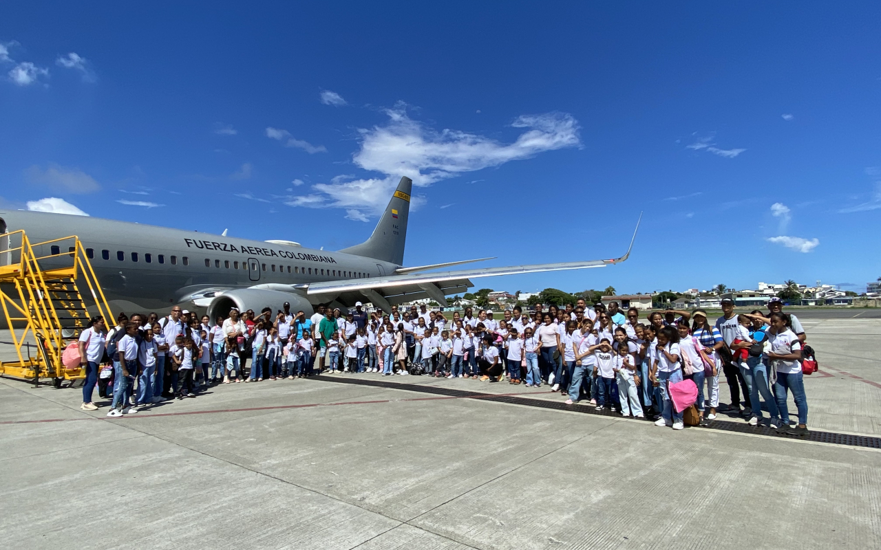 Niños patinadores sanandresanos viajan al interior con apoyo de su Fuerza Aeroespacial