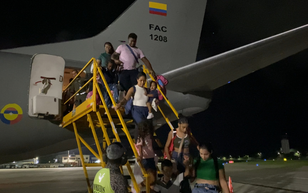 Deportistas regresan a San Andrés con el apoyo de su Fuerza Aeroespacial Colombiana