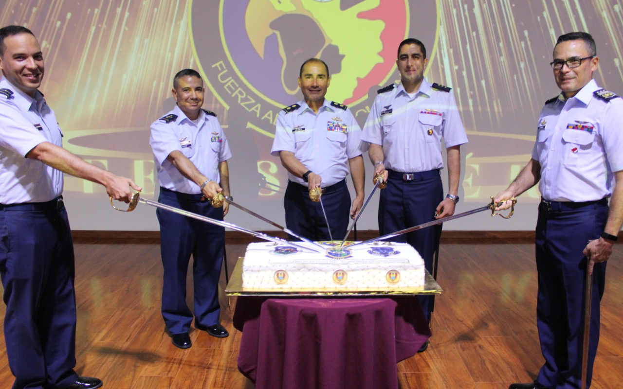 Por su compromiso en mantener el control del espacio aéreo nacional, militares son exaltados en la celebración del aniversario No.34 de la especialidad de Defensa Aérea y Antimisil