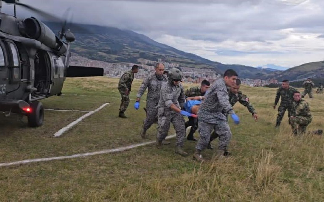 Dos ciudadanos víctimas de artefacto explosivo fueron evacuados en helicóptero “Ángel”