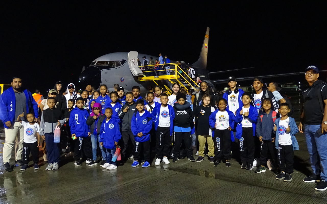 Niños taekwondistas de San Andrés fueron beneficiados con vuelo de apoyo hacia Bogotá