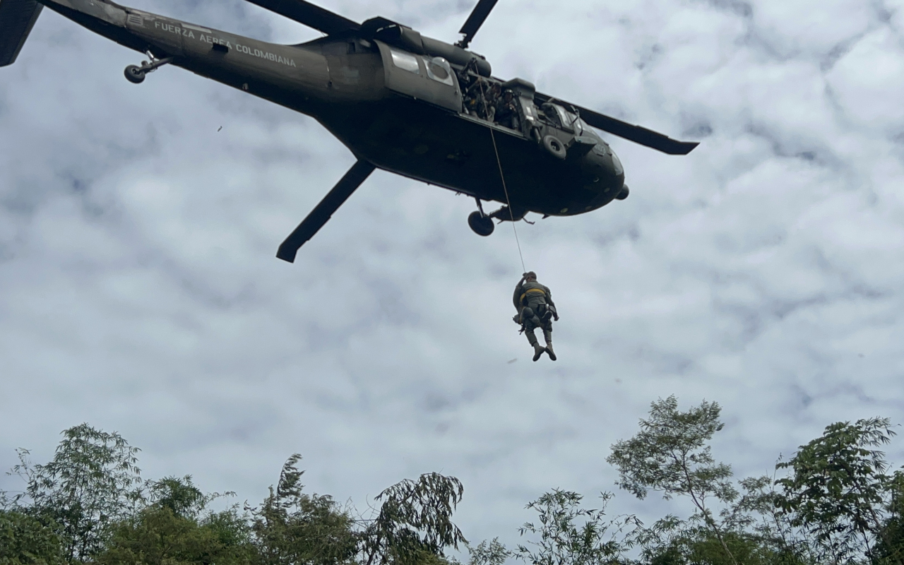 Entrenamiento para salvar vidas en el Comando Aéreo de Combate No. 2