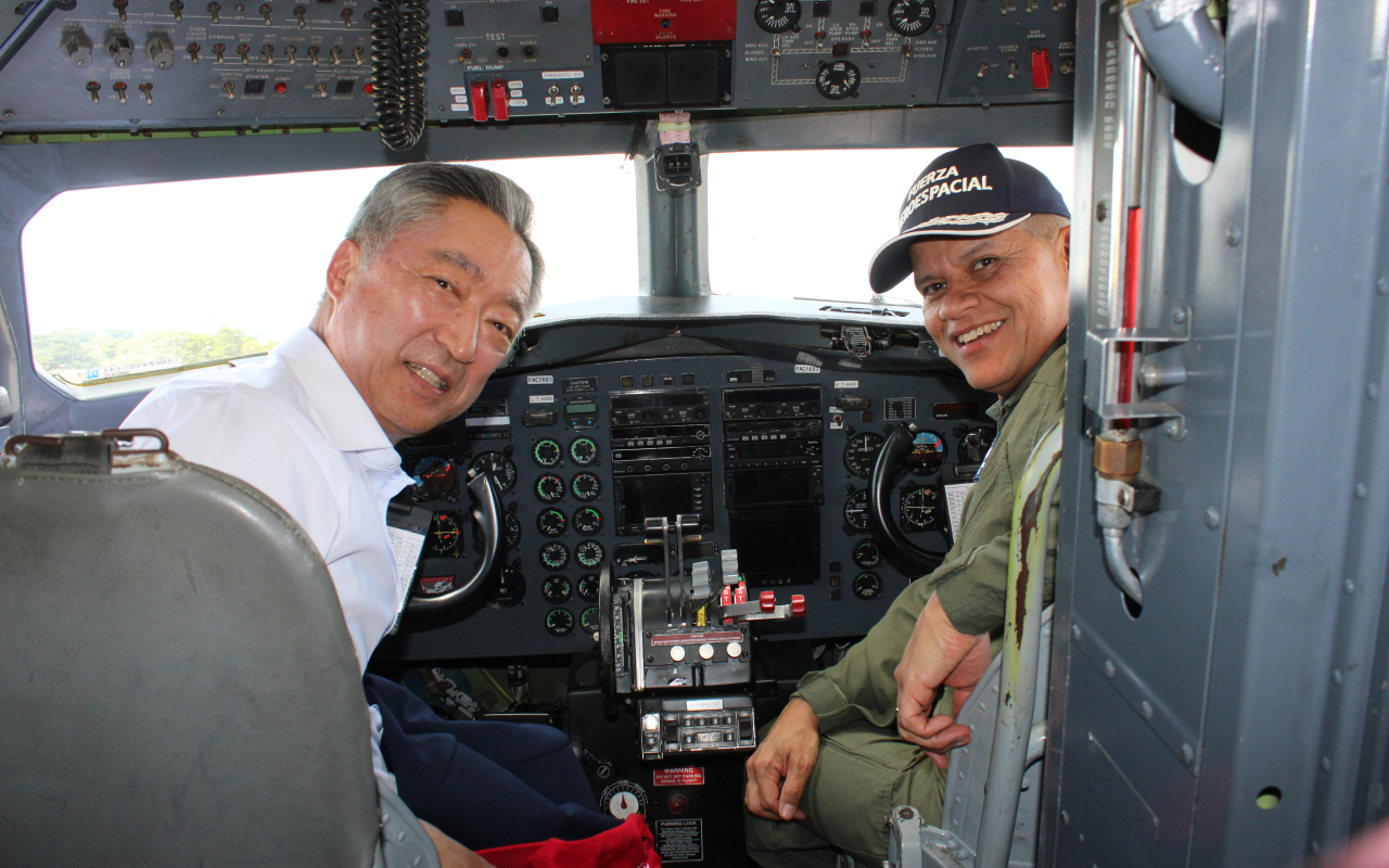Visita del embajador de la República de Corea al Comando Aéreo de Combate No.1