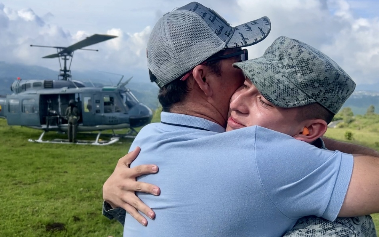 Soldados del aire para fin de año reciben el mejor regalo: Su familia