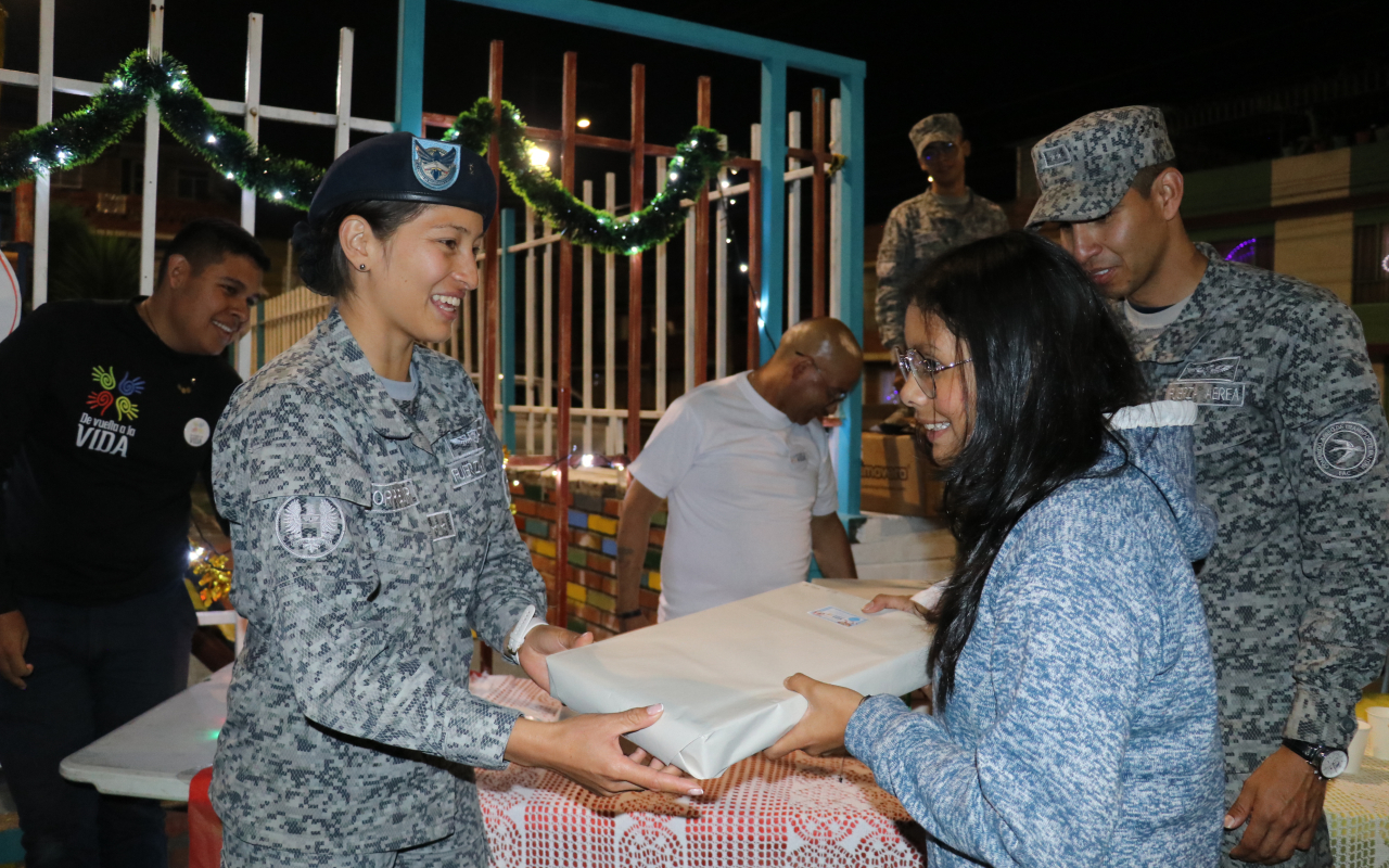 Operación Gratitud: El Regalo de la Navidad tocó las puertas de la infancia en Bogotá