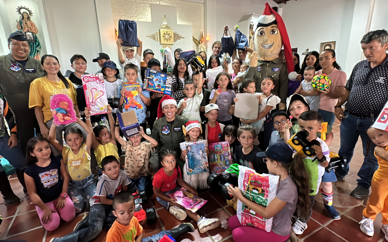 Operación Gratitud llegó a Antioquia para alegrar la navidad de más de 400 niños y niñas 