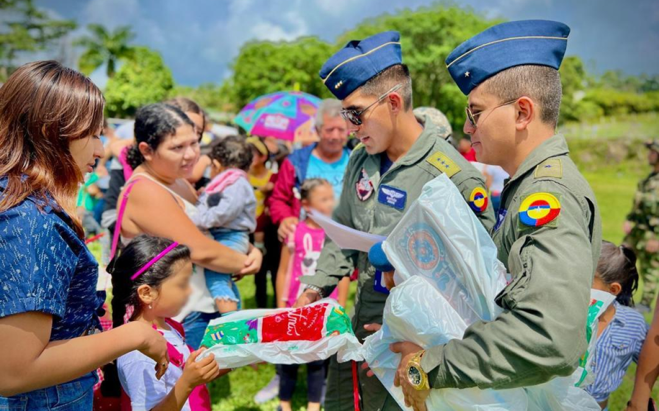 Operación Gratitud aviva la magia de la navidad en San Luis y Villarica, Tolima