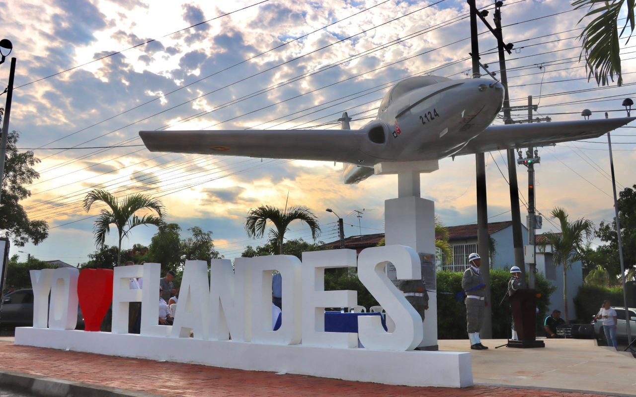 Alas de historia: inaugurado Monumento a la Aviación Militar, en Flandes, Tolima
