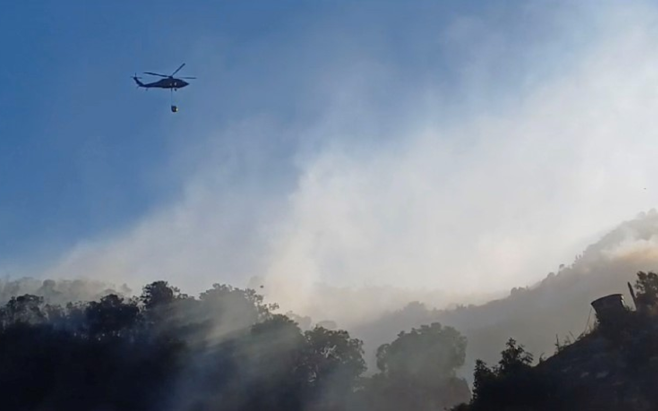 Fuerza Aeroespacial Colombiana vital en la extinción del incendio en San Vicente, Antioquia
