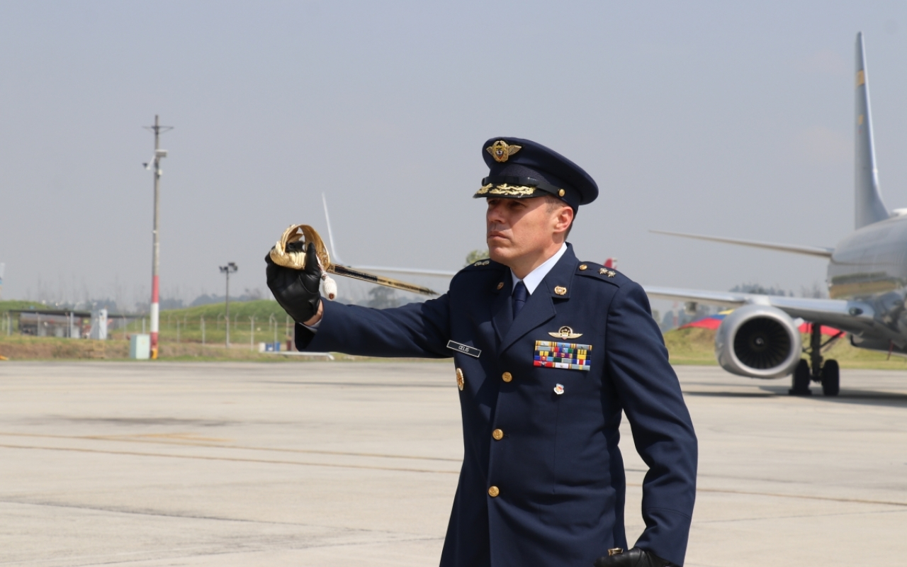 Con ceremonia Militar, el Comando Aéreo de Transporte Militar recibe a su nuevo Comandante