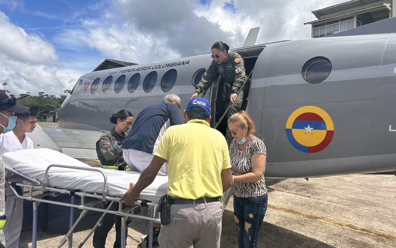Traslado aeromédico de dos personas que requerían atención prioritaria fue realizado por su Fuerza Aeroespacial 