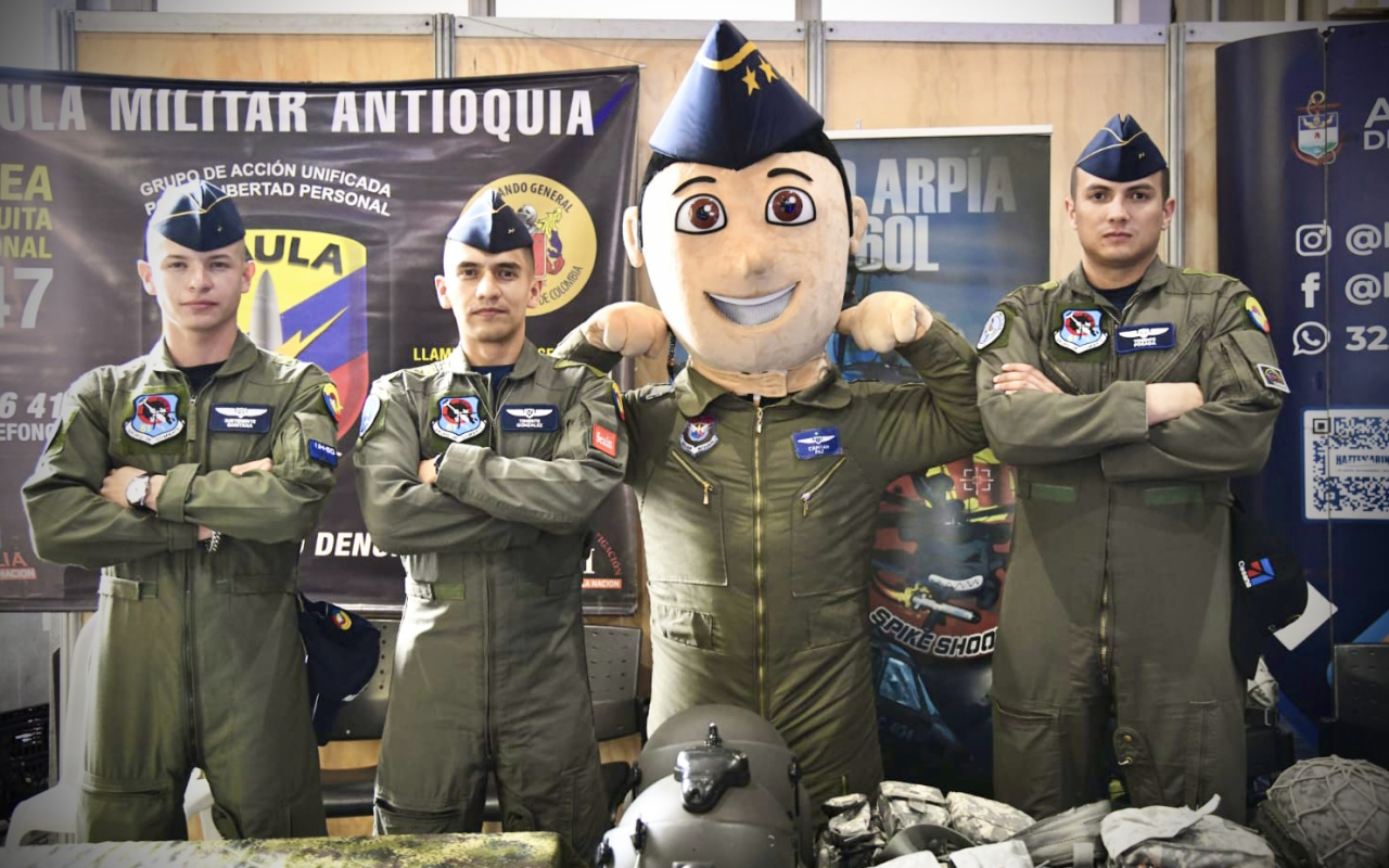 Fuerza Aeroespacial Colombiana presente en Expofitness 2024 