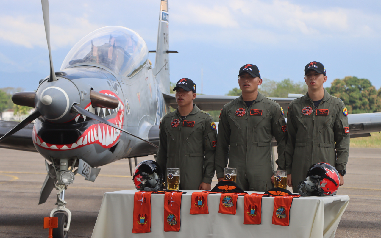Alféreces están un paso más cerca de alcanzar el sueño de ser pilotos militares