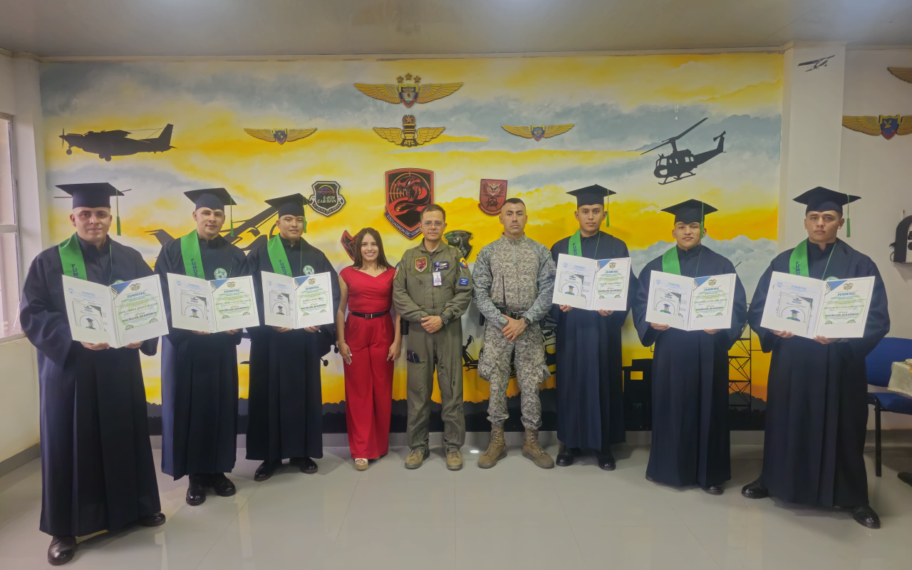 Educación y servicio militar: soldados de la FAC se gradúan como bachilleres gracias a iniciativa conjunta
